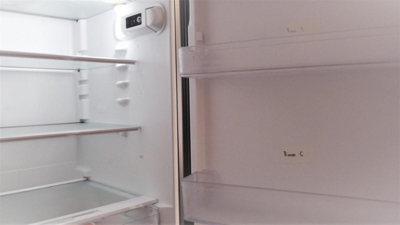 Privatzimmer Im Apartment - Apple Tv Netflix Kingsize Bett Arbeitsplatz Naehe Hbf Кобленц Экстерьер фото